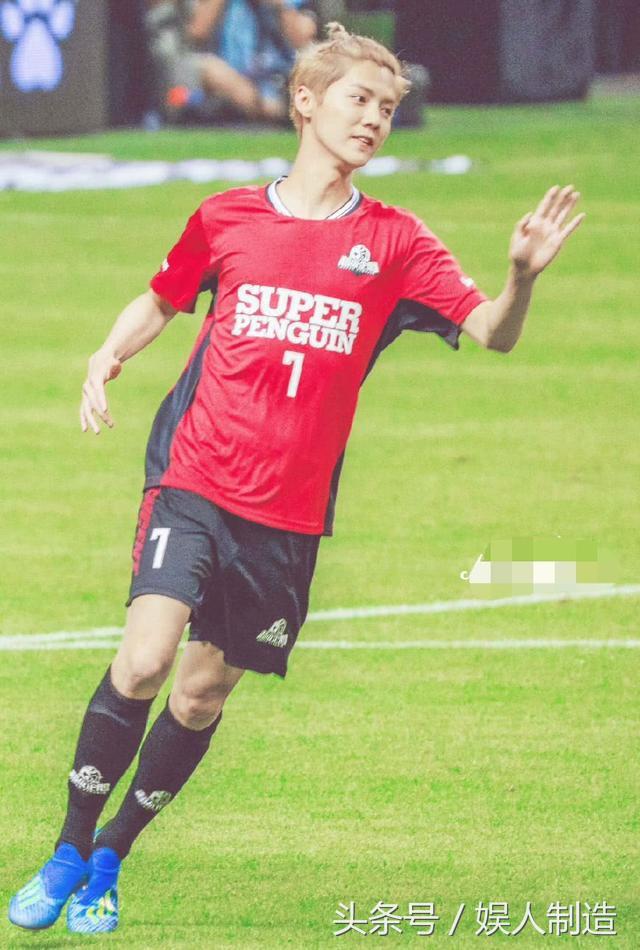 关晓彤鹿晗打球视频,关晓彤跳舞秀恩爱