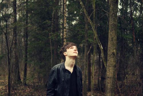 是不是有一种爱只想占有却不愿牵手？