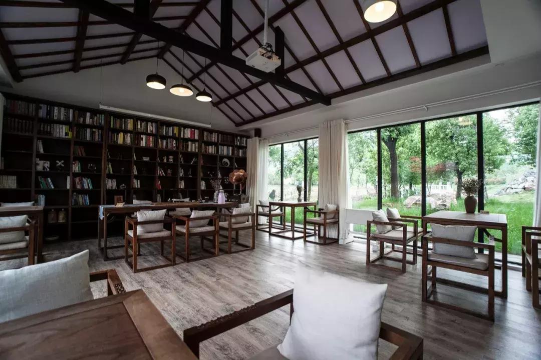 南京不老村，这个画得了插画、种得了花的萌大叔，亲自打造一个家