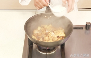 冬笋红烧肉如何做得软烂,冬笋焖东坡肉