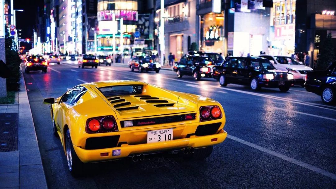 加速2.9秒的拖拉机，一脚油门一个鸡腿，一天租金一辆捷达