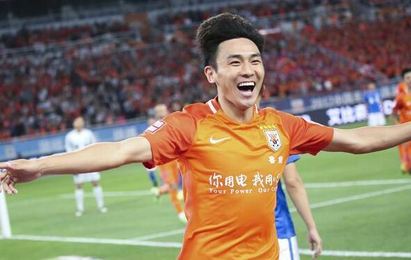 吴兴涵是左后卫还是右后卫,吴兴涵以前踢边锋