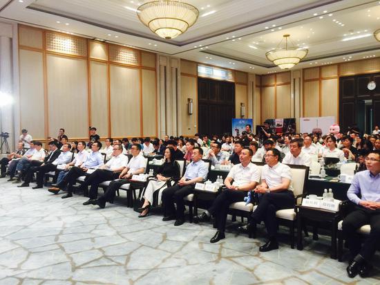 长白山天池和西湖,美丽而令人向往的长白山天池