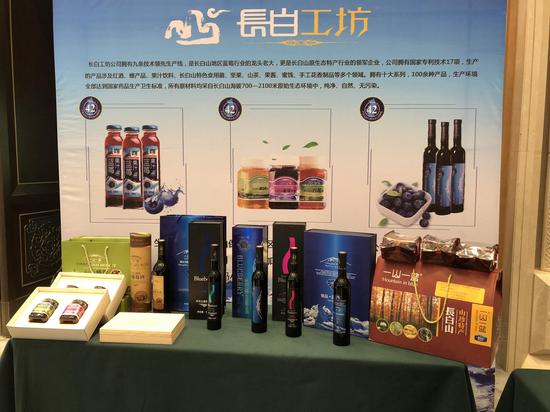 长白山天池和西湖,美丽而令人向往的长白山天池