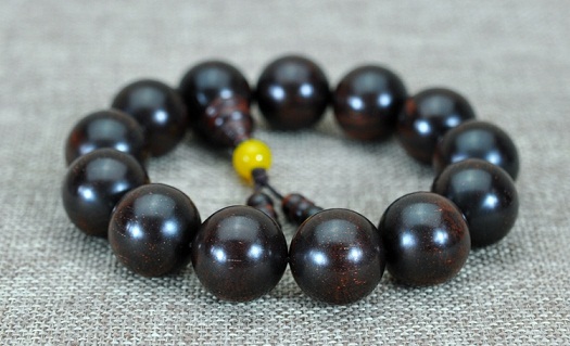 几年的小叶紫檀手串还能盘吗,108颗小叶紫檀手串的盘玩方法