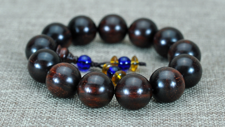 几年的小叶紫檀手串还能盘吗,108颗小叶紫檀手串的盘玩方法