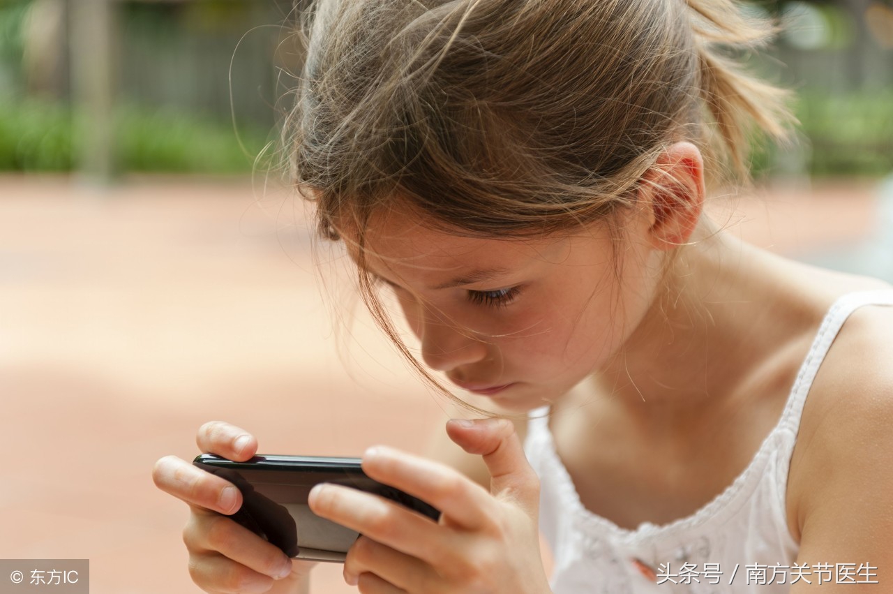 玩手机久了手指关节酸痛怎么缓解,长期玩手机手肌肉疼怎么办