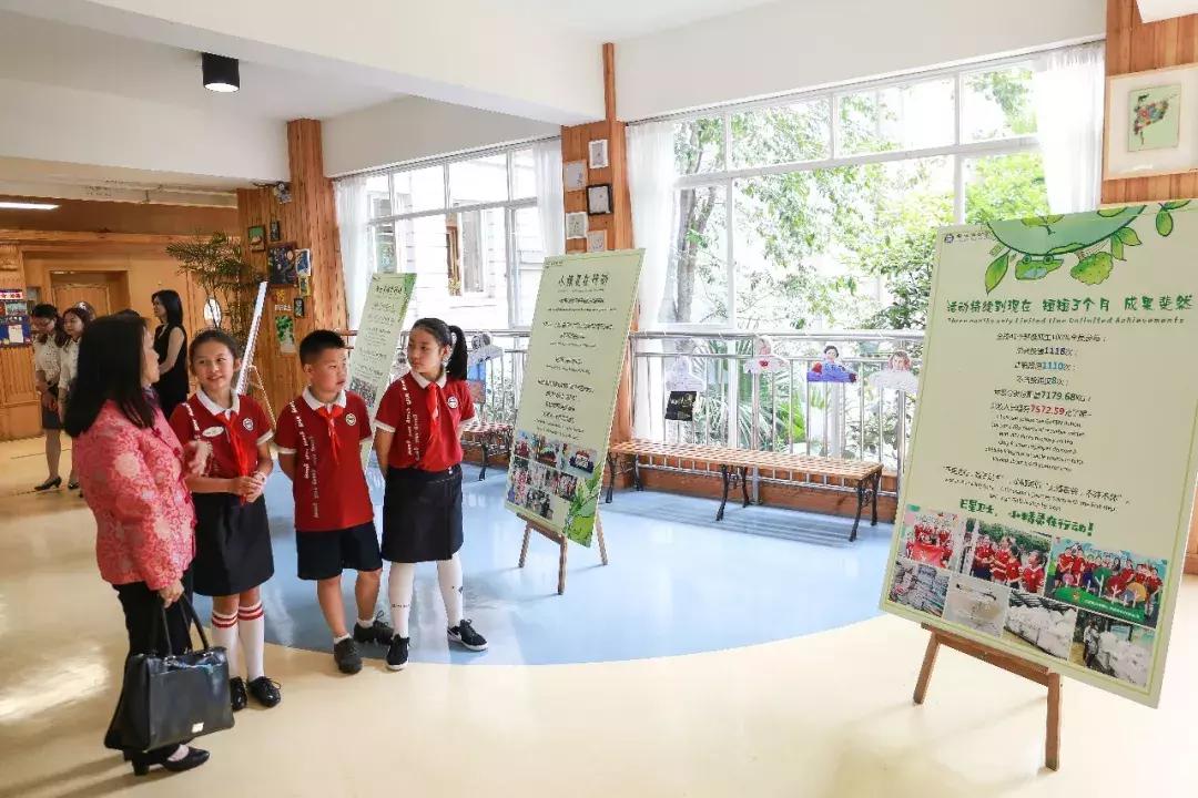 支持减塑，英国驻华大使和成都小学生一起DIY环保帆布袋