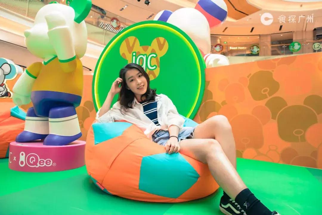 人气王吴卓羲携全城独家世界杯版潮熊Qee空降天汇广场igc!