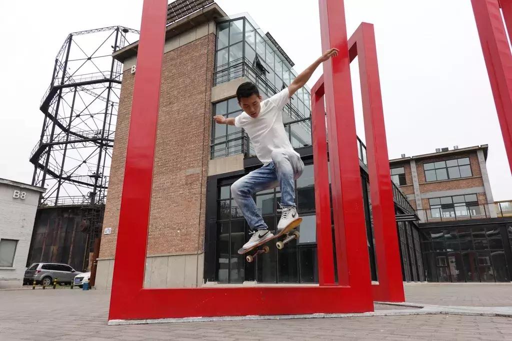 索尼黑卡数码相机dsc-rx100m6,索尼黑卡6dsc-rx100m6数码相机