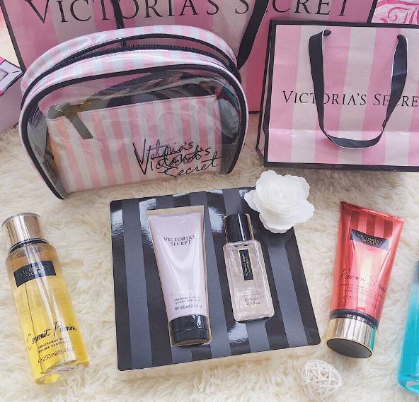 香港吃喝玩乐最全攻略,香港一天吃喝玩买详细攻略