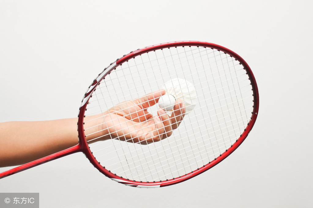怎么挑选适合自己的羽毛球拍,如何挑选适合自己的羽毛球拍