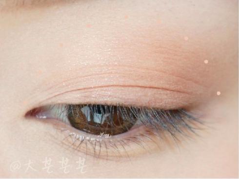 零基础新手一学就会的眼影画法,新手单色眼影的自然画法教程