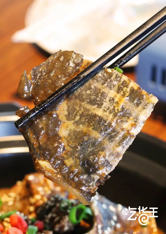 这家餐厅怎么做的如此火爆,这家餐厅的菜品丰富多样