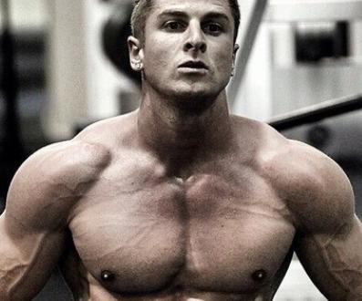 想要帅气有型且饱满的胸肌的方法,胸肌自然放松能显示好看的胸肌吗