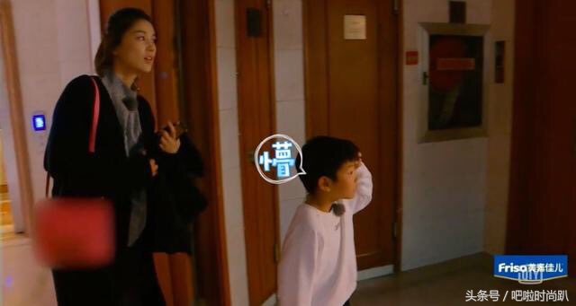 黄圣依背的双肩包,黄圣依背的lv包