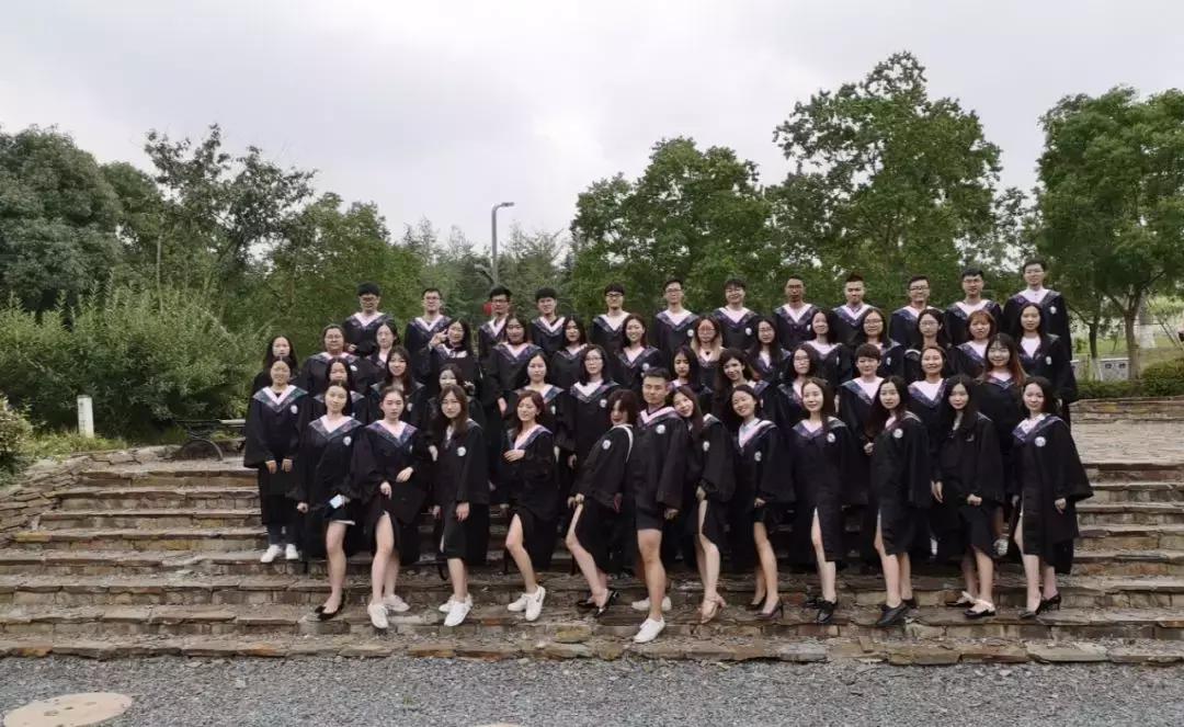 华科毕业生去武大拍毕业照,在武大拍的毕业季宣传片