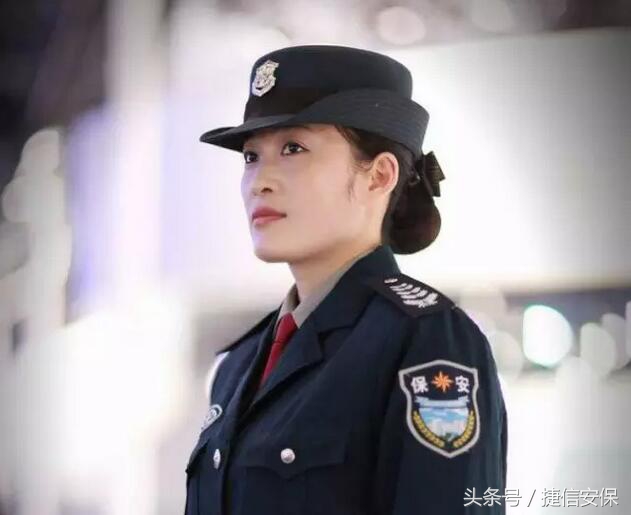 谁说女子不如男警察出手不凡,女保安为什么比男保安工资高