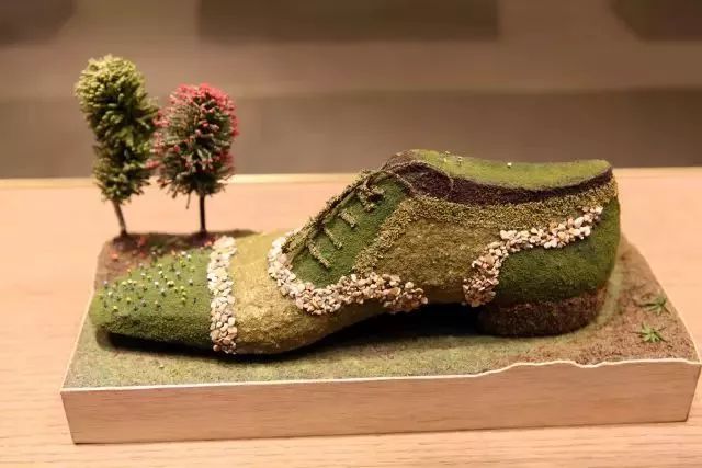 爱皮鞋的男人很多,爱鞋子的男人