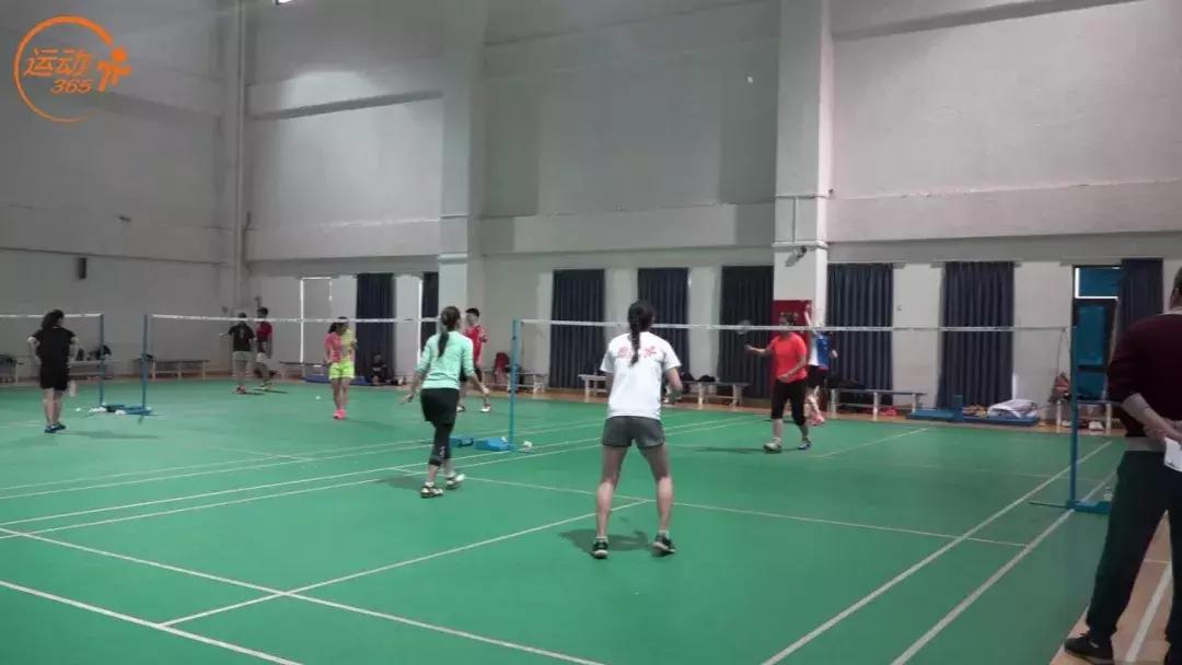 鏅ㄦ氮鑱婄窘姣涚悆鍙屾墦,鏅ㄦ氮鑱婄窘姣涚悆