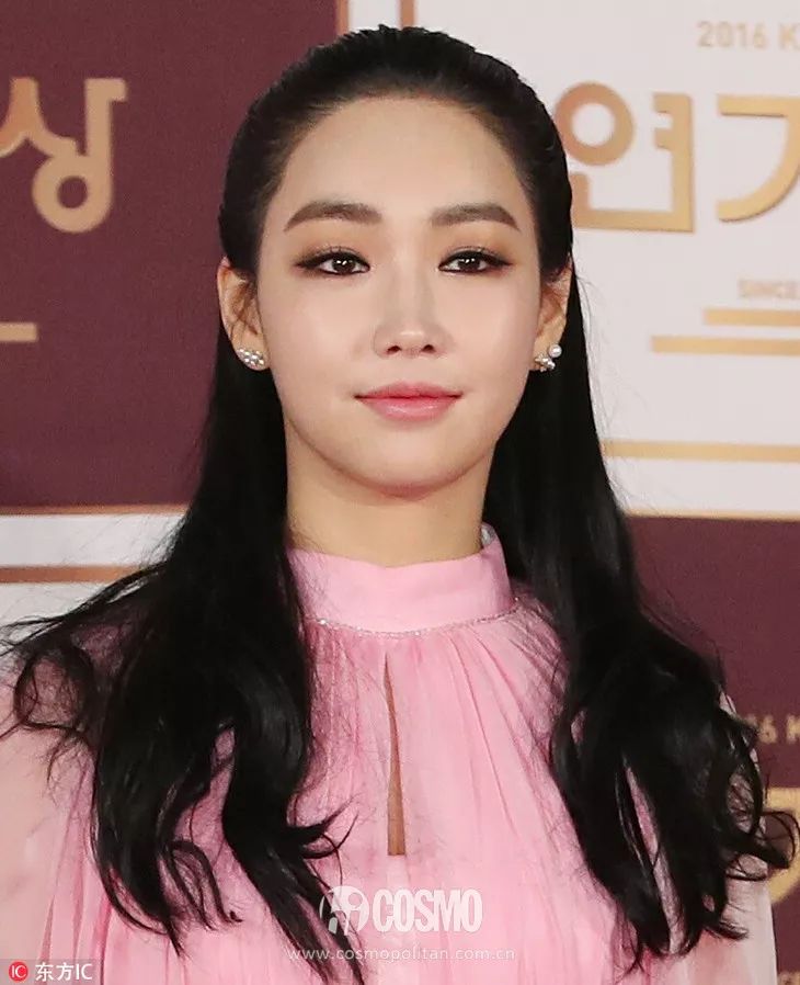 为什么中国女明星妆都好浓,中国女星化妆为什么没有日韩好看