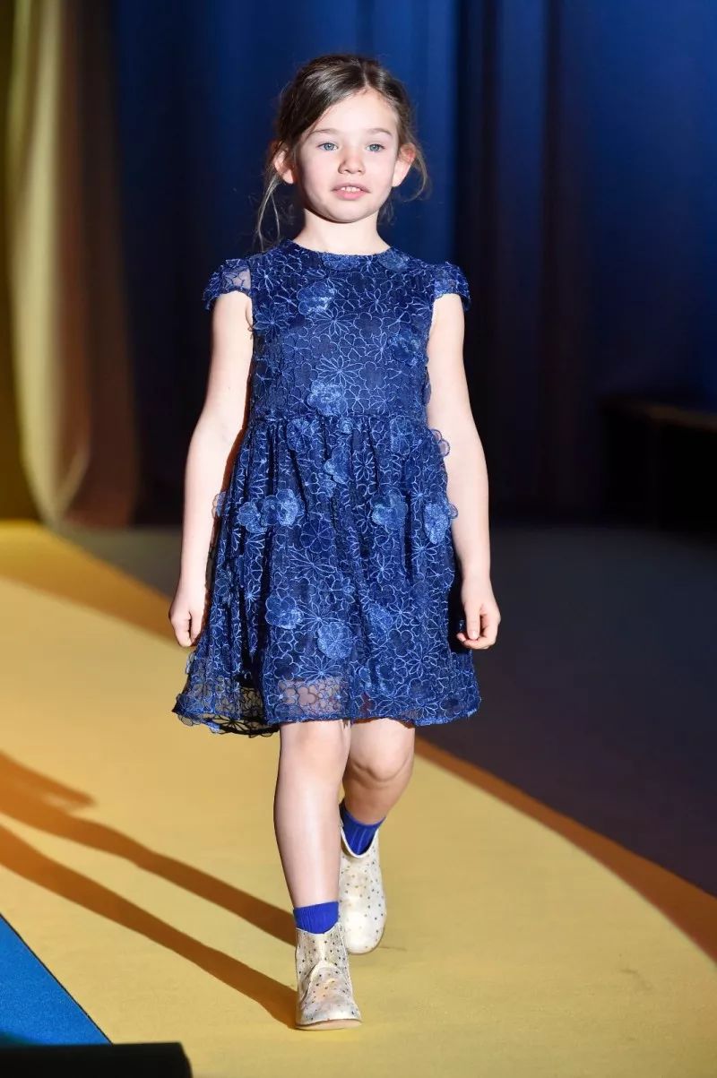 大牌女童装6-12岁潮款高级感,洋气时髦女童装1-4岁