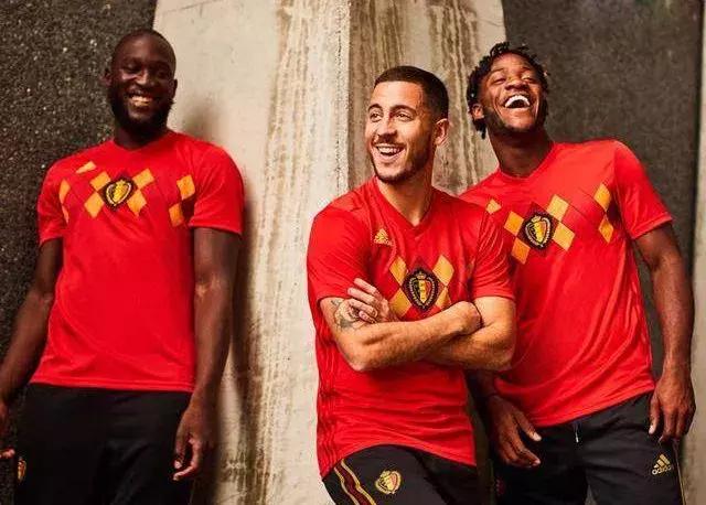 2018俄罗斯世界杯最酷的球衣,2018年俄罗斯世界杯用的足球形状