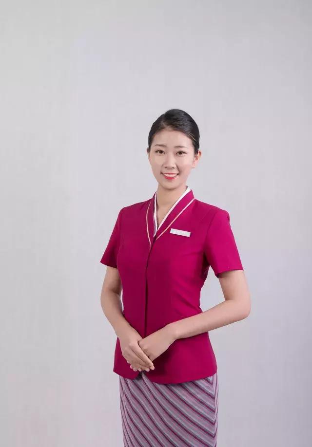 这些空姐都是正宗女球迷