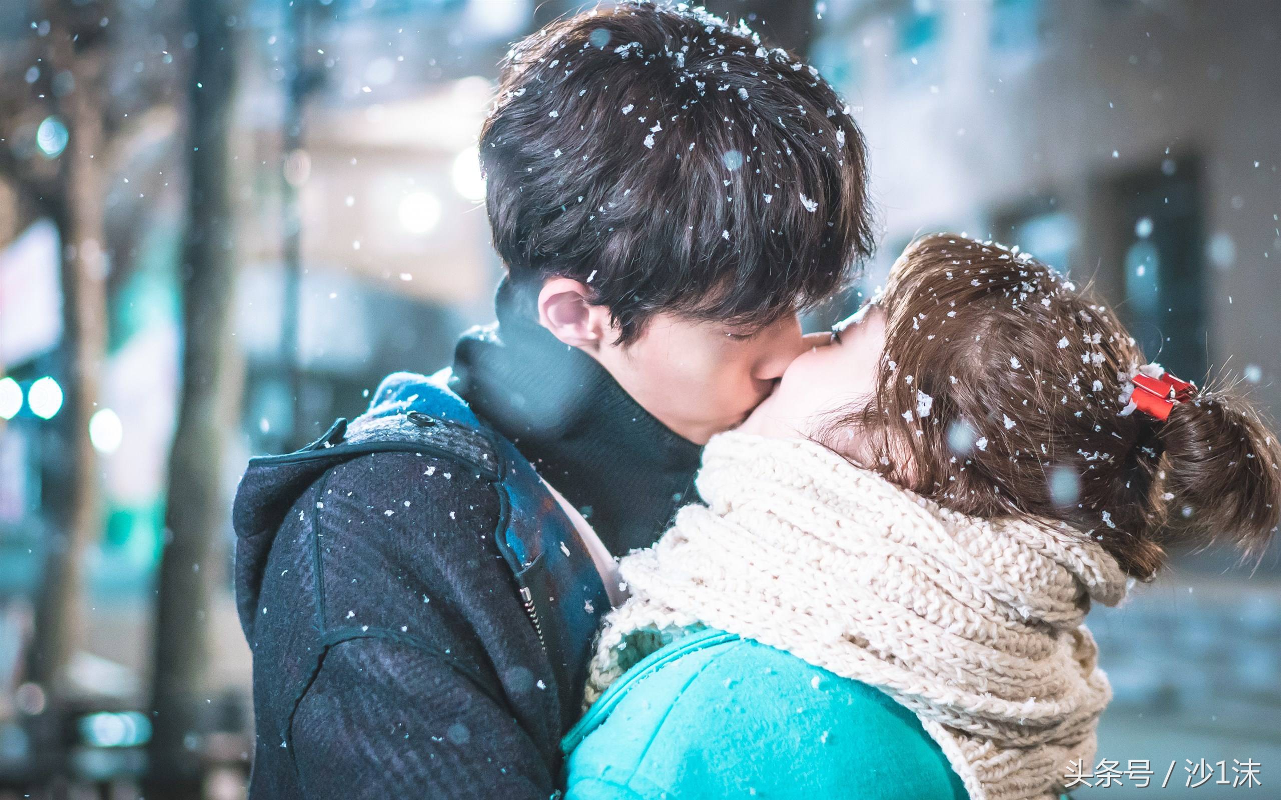 男人最喜欢吻女人的嘴唇是真爱吗,男女亲吻戏在哪个地方