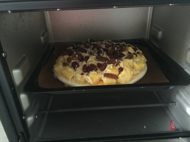 出去游玩回来就想吃的,第一次尝试水果披萨好看又好吃