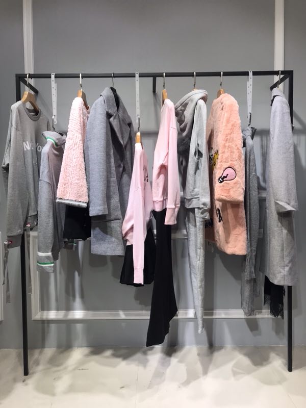 广州锦东尾货服装品牌批发城地址,广州潮牌女装尾货怎么样