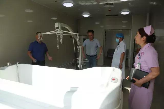 烧伤领域专家,全国出名的烧伤科专家