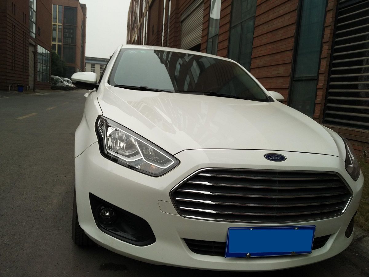 福特福睿斯开1400公里油耗多少,09福睿斯两厢1.8l油耗怎么这么高