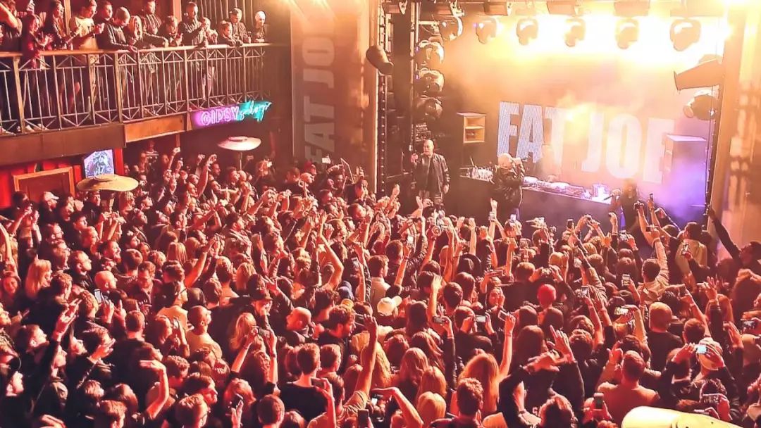 世界杯百威瓶装,百威第一次赞助世界杯