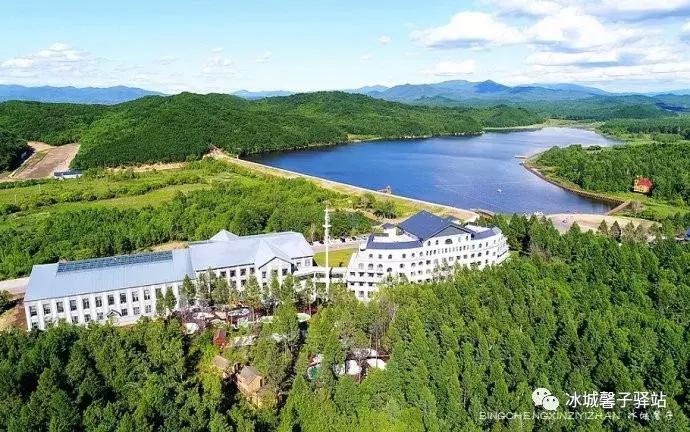 有一处叫世外桃源的地方,有一个地方是世外桃源