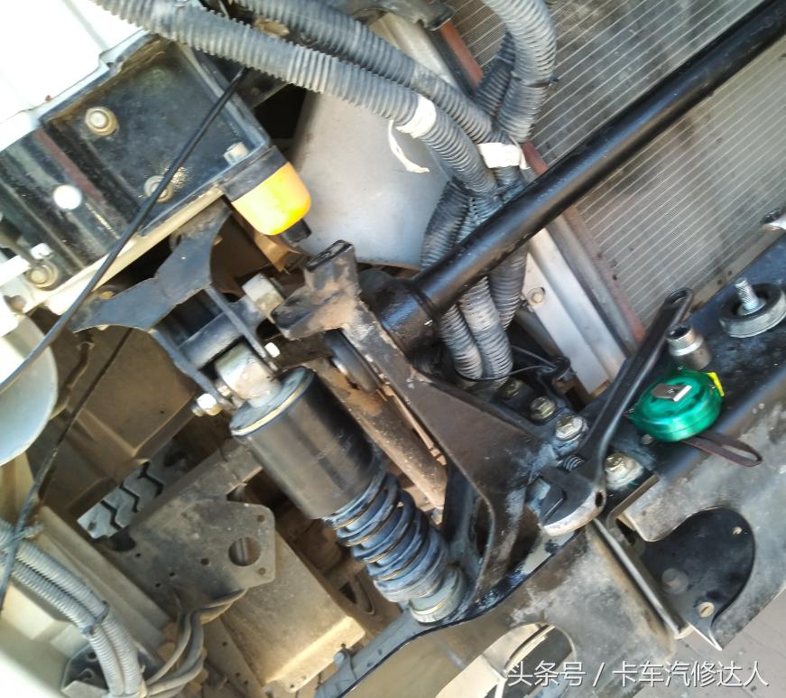 驾驶室异响一直找不到原因怎么办,半挂车驾驶室下方异响