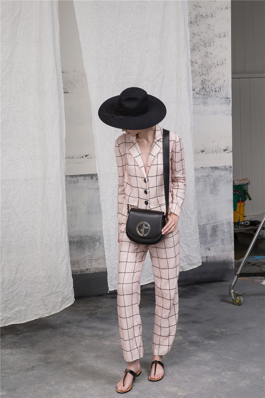 giorgioarmani女装风格,意大利奢侈品牌giorgioarmani