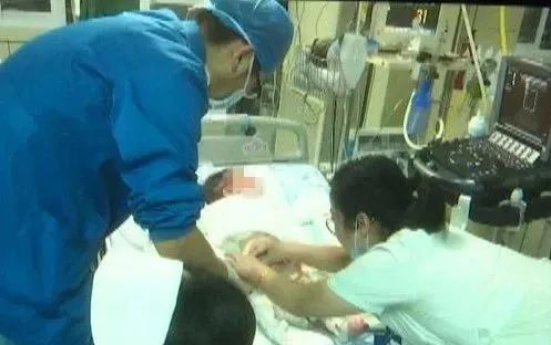 女孩被100度开水烫伤怎么办,女孩掉进汤锅烫伤