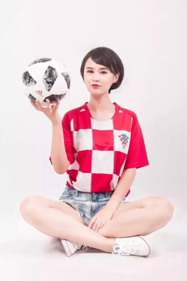 空姐和空姐格斗,足球比赛空姐