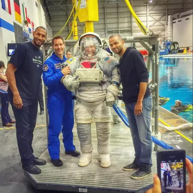 开挂的人生不需要解释图片,开挂的人生不需要解释合集