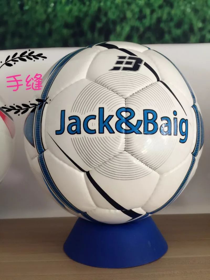 征集｜它生产的足球在德甲联赛上滚动！现在，你发照片它来送球