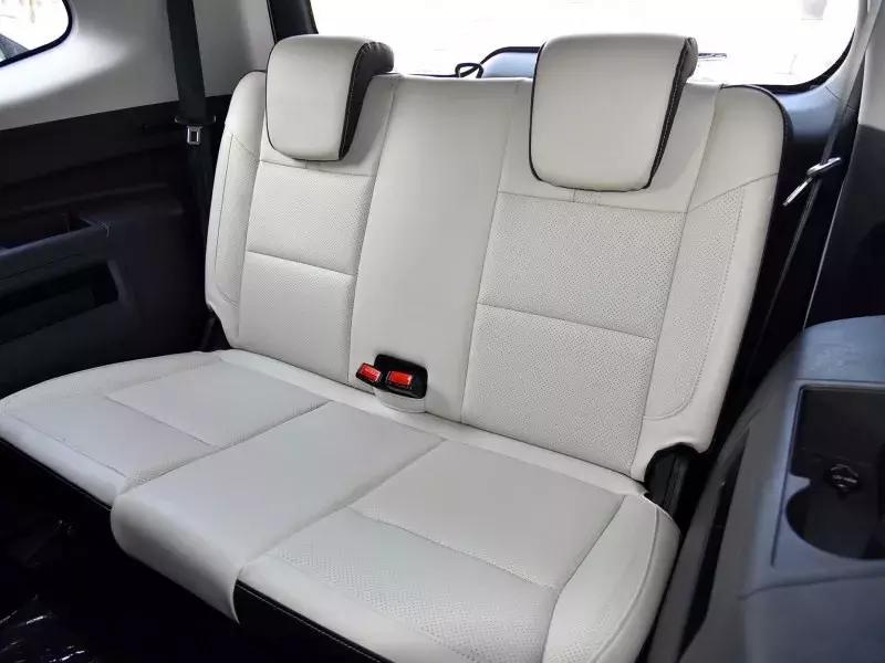 欧尚a600和宝骏730车身,欧尚a600对比宝骏360