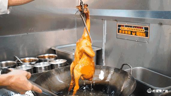 秒穿到香港的美食街，光车仔面就有1014816种搭配！