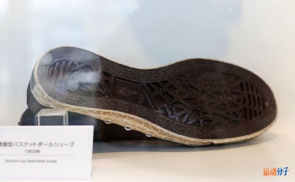 asics跑鞋历史,asics亚瑟士跑鞋之王从何而来