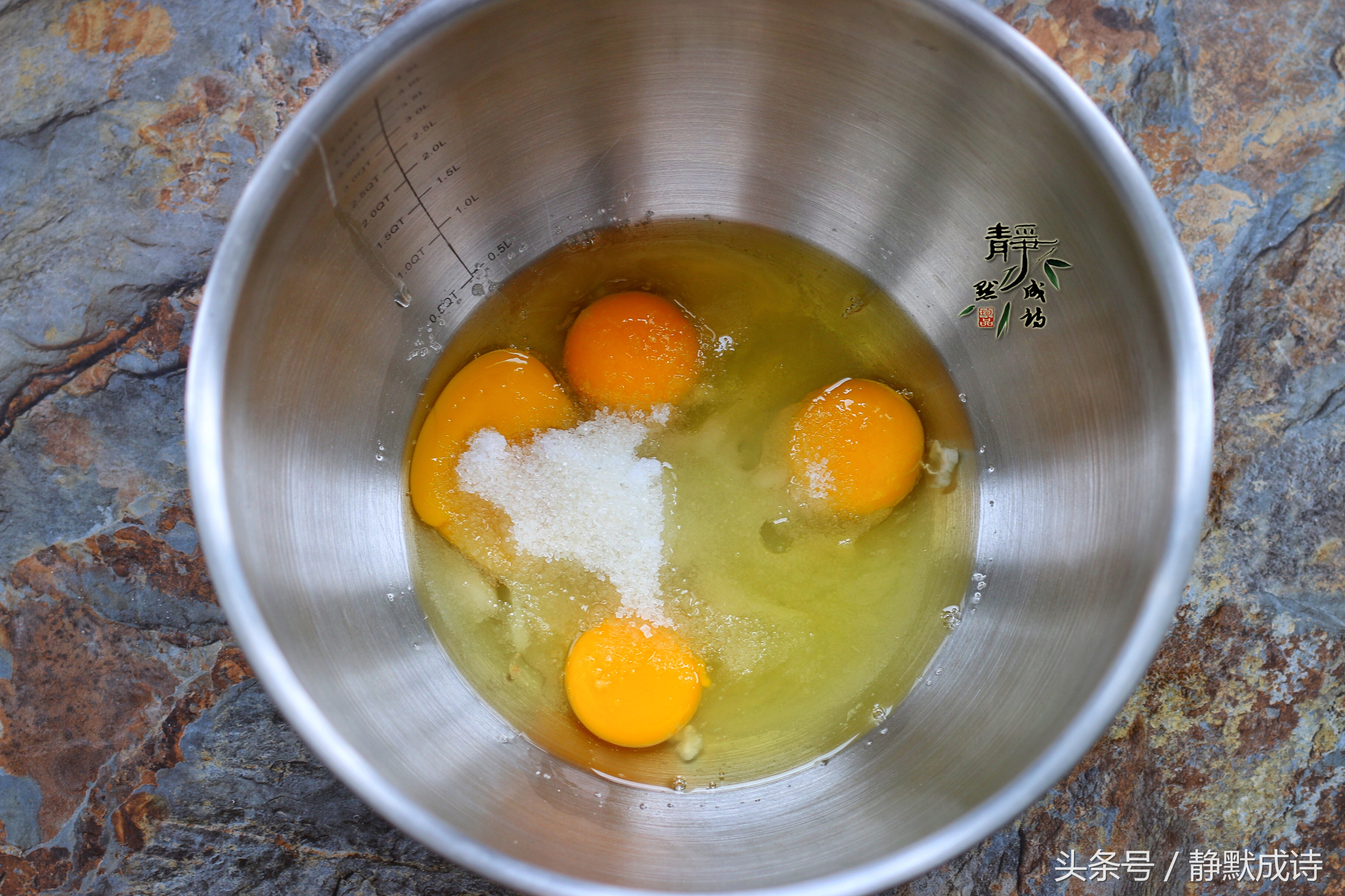 酥软的烤小蛋糕这样做才好吃,如何制作小蛋糕又简单又好吃