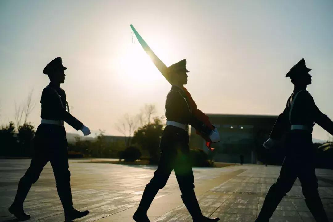 你看起来像我战友图片,你看起来像我战友素材