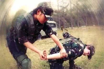 武术擒拿技巧大全,擒拿格斗锁喉36种招式视频