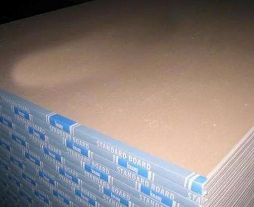 轻钢龙骨与木龙骨在选择上的利弊,吊顶选择轻钢龙骨还是木龙骨