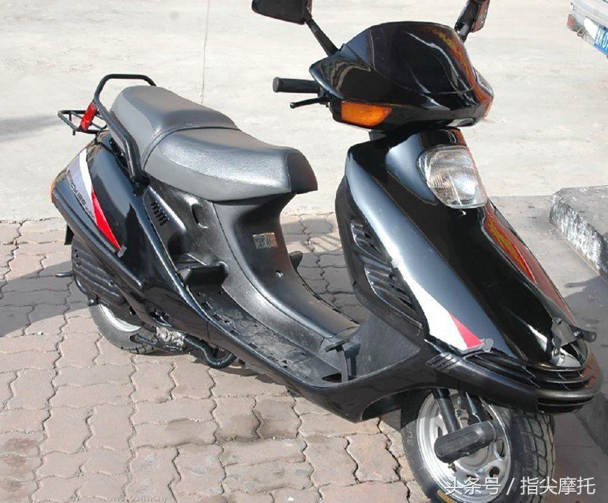 送“粽”子的摩托车嗡鸣如飞机，跑得如龟速，哪里有故障？