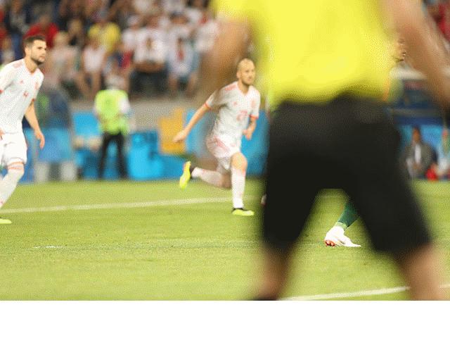 上可在球场厮杀,下可将水泥铲平!说的就是这些“骚粉色”球鞋